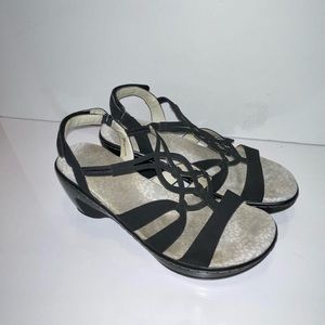 JBU black sandals size 9M